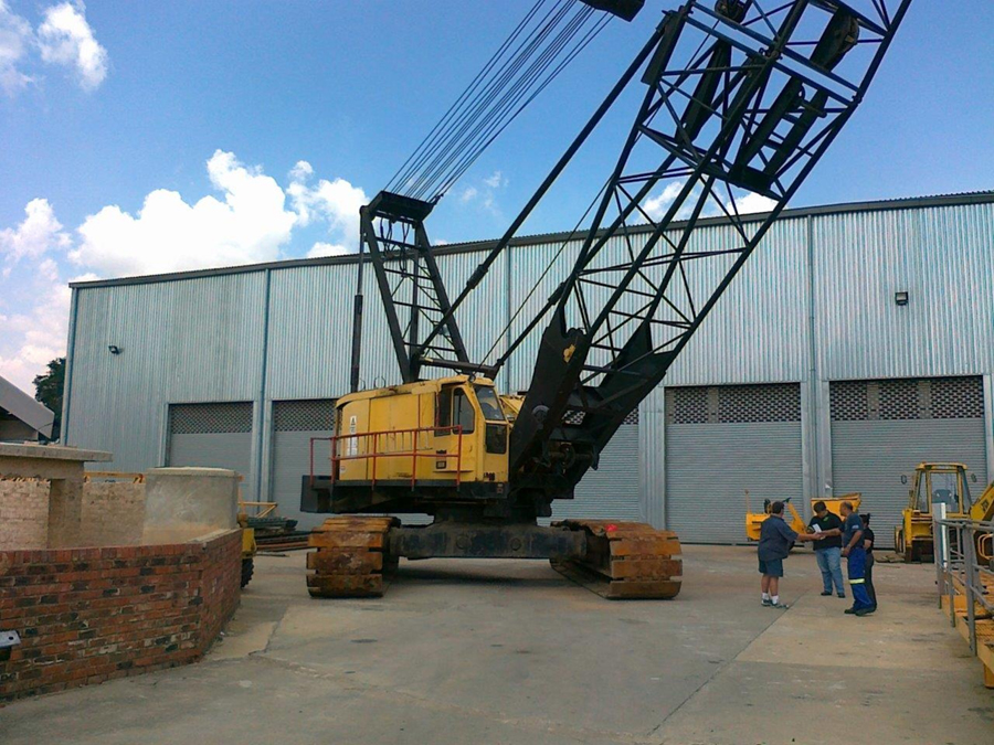 American 9310 crawler crane