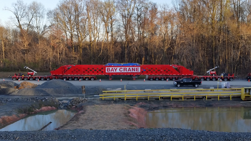 Bay Crane generator transport with suspension bridge 