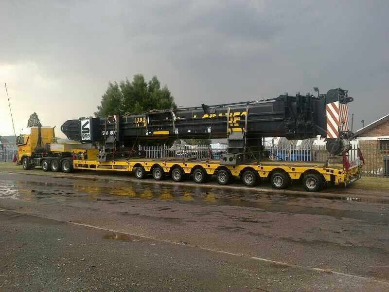 Liebherr LTM 1800 main boom transport