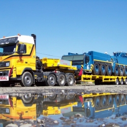 Heavy haulage of Liebherr LTM 1750-9.1 carrier from Sarens in South Africa